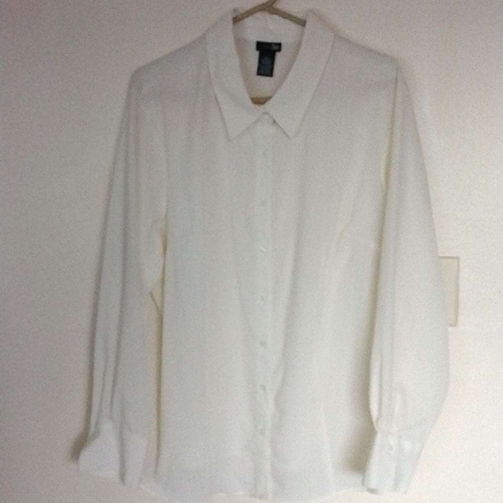 East 5th Woman Off White Career Blouse Sz. 2X